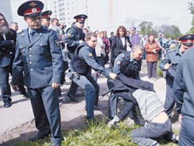 Столкновения жителей с милицией в районе Бутово. Фото с сайта rodgaz.ru (с)