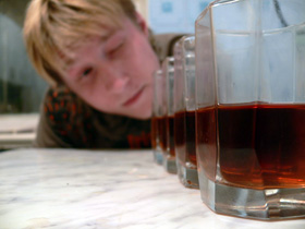 Человек и алкоголь. Фото с сайта Photo.crossroad.com.ua (с) Человек и алкоголь. Фото с сайта Photo.crossroad.com.ua (с)