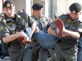 Задержание в Москве 31 мая 2010 года. Фото Каспаров.Ru
