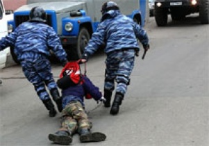 Задержание на Триумфальной площади. Фото с сайта www.ndsm.su