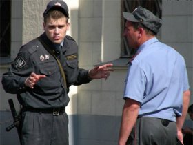 Милиционер. Фото с сайта АПН