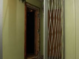 Дверь в квартиру Костенко после обыска. Фото: plucer.livejournal.com