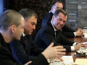 Встреча Медведева с оппозицией. Фото: www.firstnews.ru