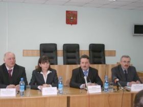 Пресс-конференция в Омском областном суде. Фото с сайта medvedev.viperson.ru