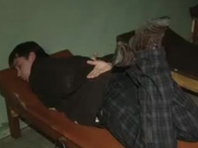 Поза "Ласточка". Фото: 5-tv.ru Поза "Ласточка". Фото: 5-tv.ru