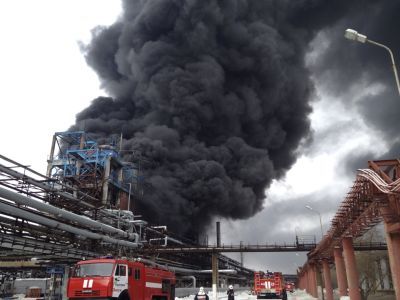 Пожар на заводе. Фото: МЧС