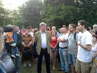 Визит Сергея Митрохина в парк Торфянка. Фото: Каспаров.Ru Визит Сергея Митрохина в парк Торфянка. Фото: Каспаров.Ru