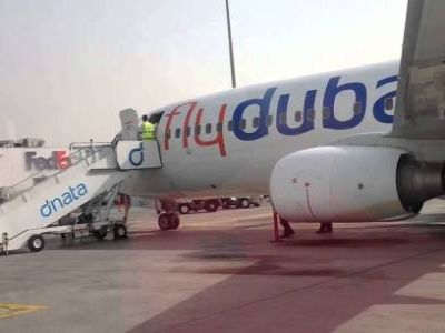 Самолет авиакомпании FlyDubai. Фото: i.ytimg.com