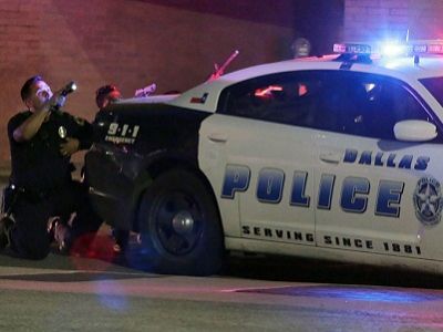 Стрельба в Далласе, 8.7.16. Фото АР, источник - nytimes.com Стрельба в Далласе, 8.7.16. Фото АР, источник - nytimes.com