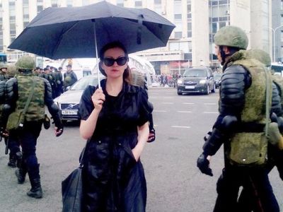 Алина Витухновская (Москва, Тверская, 12.6.17). Источник - www.facebook.com/vituhnovskaa Алина Витухновская (Москва, Тверская, 12.6.17). Источник - www.facebook.com/vituhnovskaa