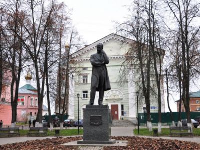 Памятник Чайковскому в Клину. Фото: autotravel.ru