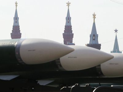 Министры обороны РФ и Беларуси подписали соглашение о размещении ядерного оружия