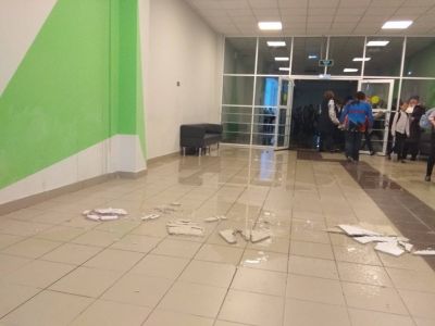 Потоп в пермской школе. Фото: v-kurse.ru Потоп в пермской школе. Фото: v-kurse.ru