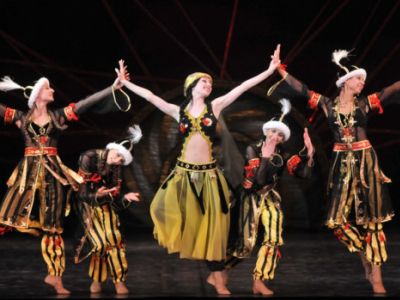 "Половецкие пляски", фрагмент оперы А.Бородина "Князь Игорь". Фото: soundtimes.ru "Половецкие пляски", фрагмент оперы А.Бородина "Князь Игорь". Фото: soundtimes.ru