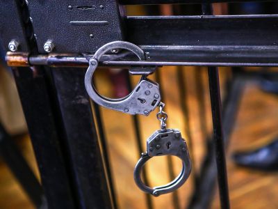 Суд арестовал 23-летнего москвича из-за поджога автомобиля с символикой Z 