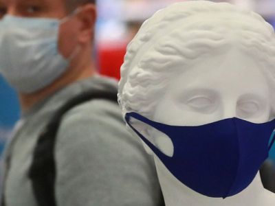 В поликлиники Петербурга после завершения пандемии продолжают поставлять препараты от коронавируса
