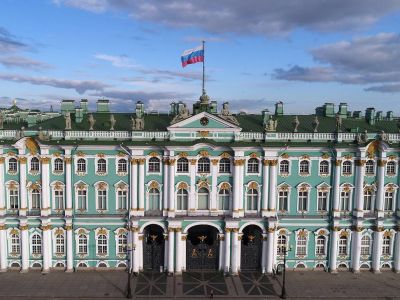 Вид на здание Государственного Эрмитажа. Фото: Петр Ковалев/ТАСС Вид на здание Государственного Эрмитажа. Фото: Петр Ковалев/ТАСС