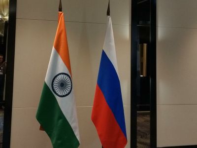 Флаги России и Индии. Фото: Олег Обухов / Радио Sputnik
