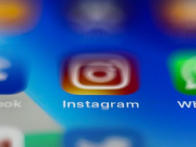 В работе соцсетей Facebook и Instagram произошел масштабный сбой