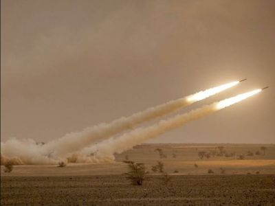 Работа установок HIMARS во время военных учений в Марокко. 2021 год. Фото: Fadel Senna / AFP Работа установок HIMARS во время военных учений в Марокко. 2021 год. Фото: Fadel Senna / AFP