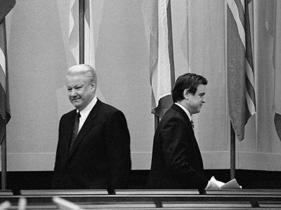 Руслан Хасбулатов и Борис Ельцин. Фото: t.me/ussrchaosss