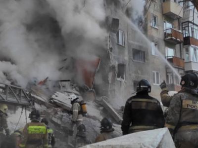 В Новосибирске спасатели извлекли из-под обломков дома тела 13 человек