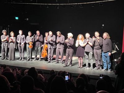 Участники спектакля "Как мы хоронили Иосифа Виссарионовича", Тель-Авив. Фото: t.me/leonidnevzlin Участники спектакля "Как мы хоронили Иосифа Виссарионовича", Тель-Авив. Фото: t.me/leonidnevzlin