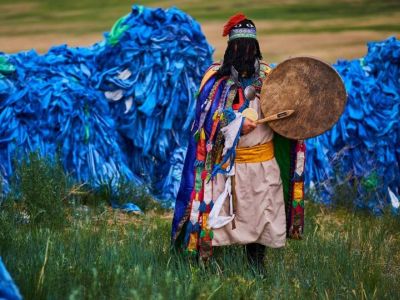 Монгольский шаман. Фото: iz.ru Монгольский шаман. Фото: iz.ru