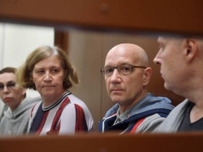 Суд в Москве назначил до 19,5 лет колонии врачам-репродуктологам, обвиняемым по делу о "торговле детьми" от суррогатных матерей