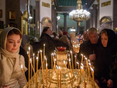 Прихожане в церкви. Фото: t.me/stormdaily Прихожане в церкви. Фото: t.me/stormdaily