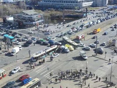 В Петербурге "умный" трамвай въехал в толпу пешеходов