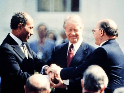 Анвар Садат, Джимми Картер и Менахем Бегин. Фото: t.me/leonidnevzlin Анвар Садат, Джимми Картер и Менахем Бегин. Фото: t.me/leonidnevzlin