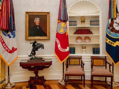 Портрет Эндрю Джексона в Овальном кабинете Белого дома. Фото: nativenewsonline.net Портрет Эндрю Джексона в Овальном кабинете Белого дома. Фото: nativenewsonline.net